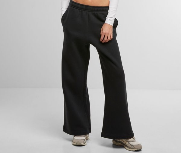 Wide-leg sweatpants